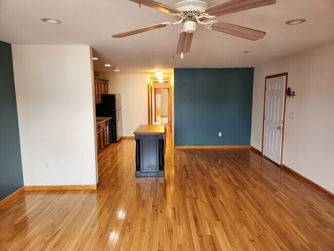 Building Photo - 38 E 43rd St