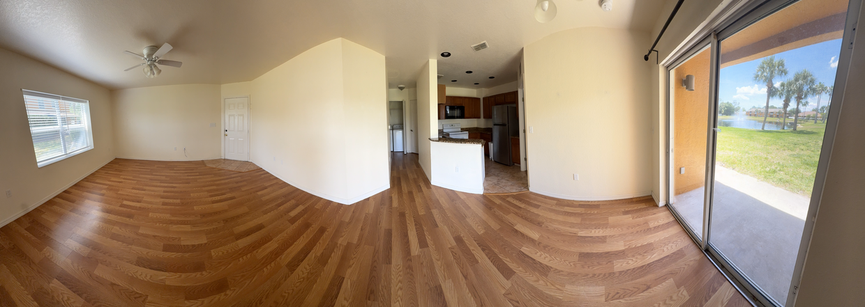 Foto principal - 4600 E Moody Blvd