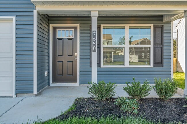 Foto del edificio - 7650 Belhaven Ln