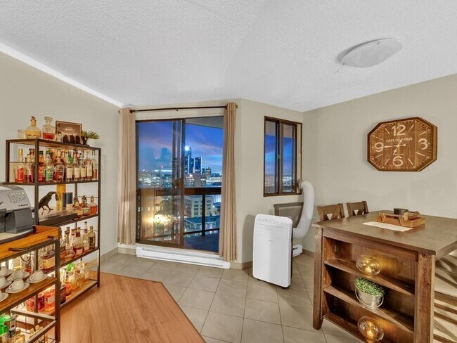 Photo du bâtiment - 150 Park St W