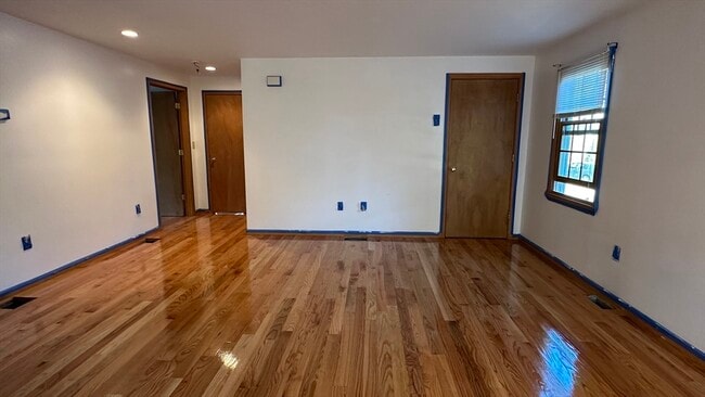 Building Photo - 40 Emilissa Ln