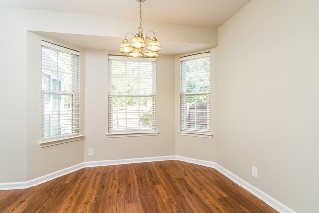 Building Photo - 7113 S Hampton Blvd