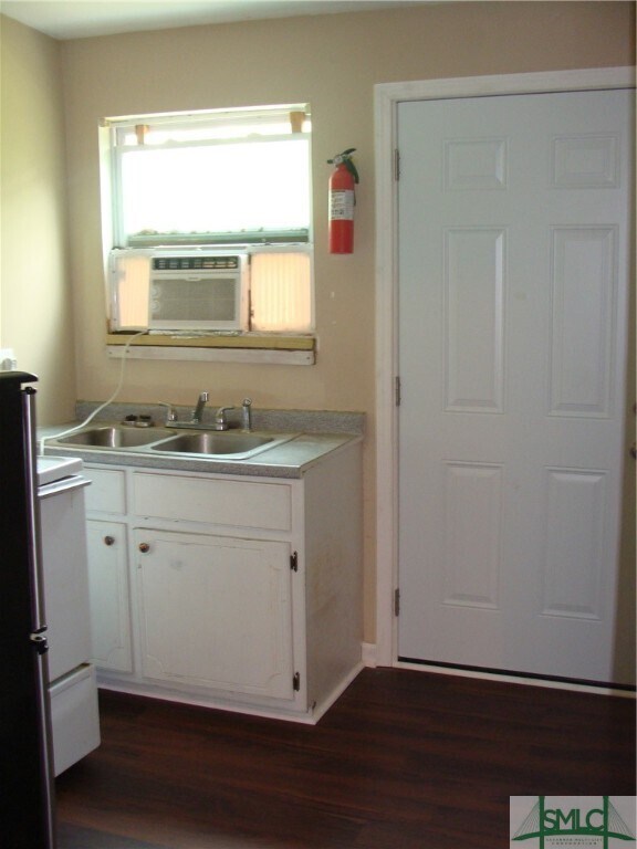 Building Photo - 248 Ferrill St
