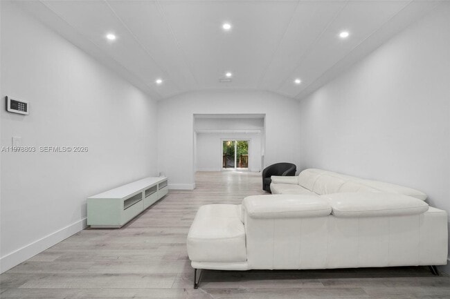 Building Photo - 1262 SW 15th Terrace