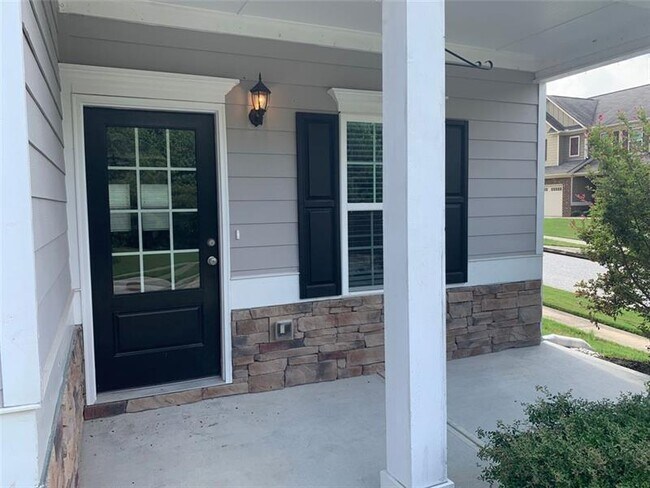 Foto del edificio - 737 Pine Ln