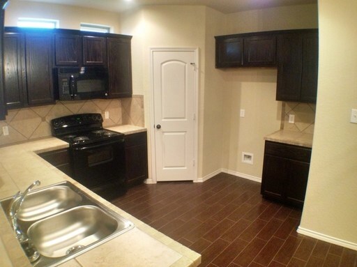 Foto del edificio - 288 Rosalie Dr