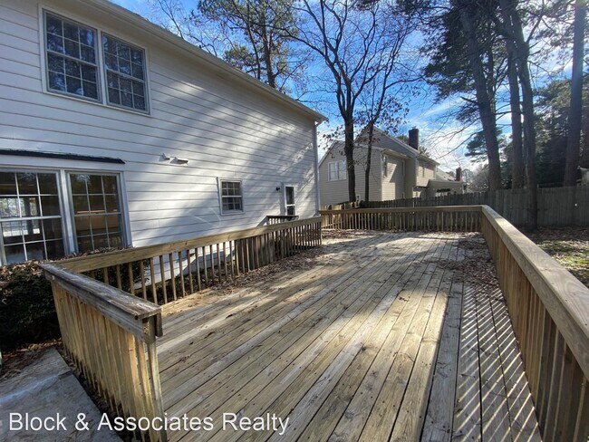 Foto del edificio - 4 br, 2.5 bath House - 6019 Bramblewood Drive