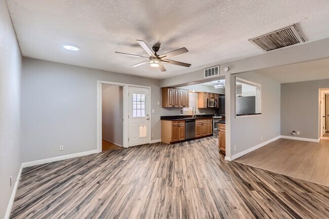 Building Photo - 13623 N 31St Drive