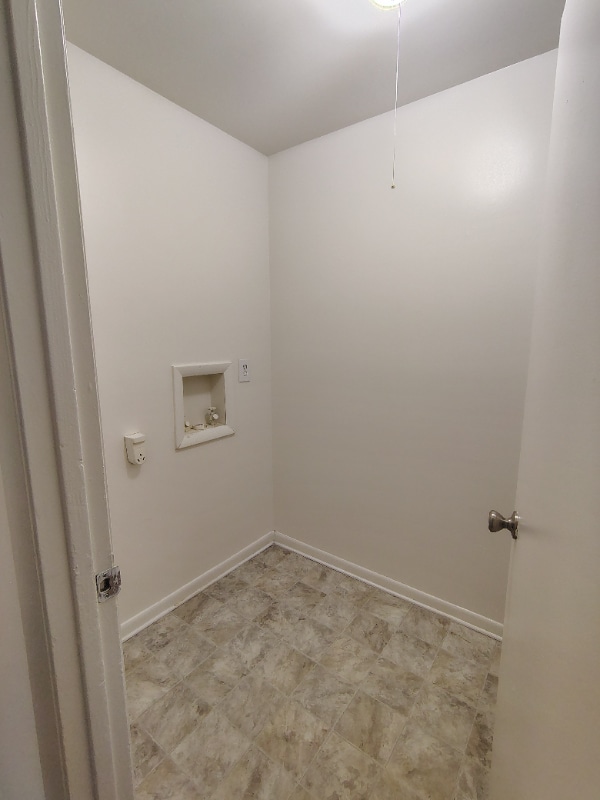 Building Photo - 600 Reusens Rd