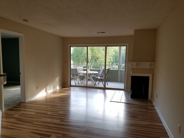 Building Photo - 2505 Stockbridge Dr
