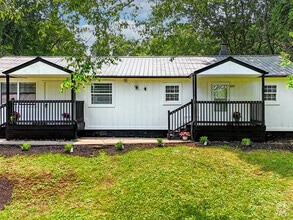 Building Photo - 502 Hayworth Dr