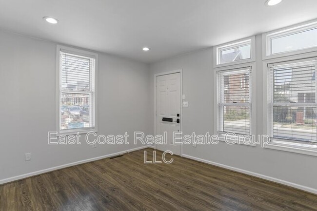 Building Photo - 131 Fairground Ave