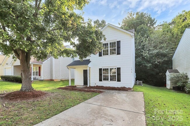 Building Photo - 1215 McAllister Dr