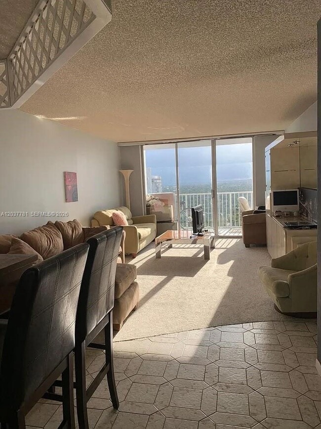 Foto del edificio - 2801 NE 183rd St