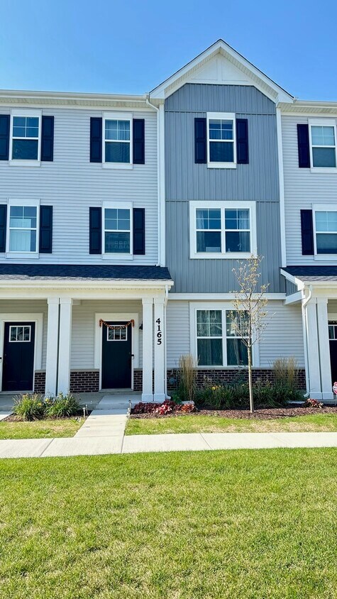 Foto principal - 4165 Chelsea Mnr Cir