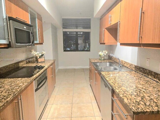 Foto del edificio - 888 Douglas Rd