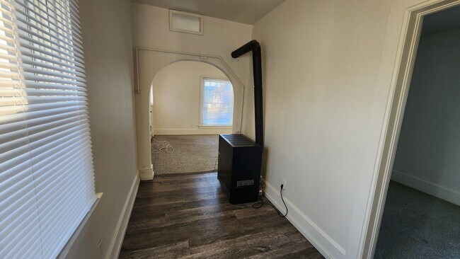 Foto del edificio - 708 Caledonia St