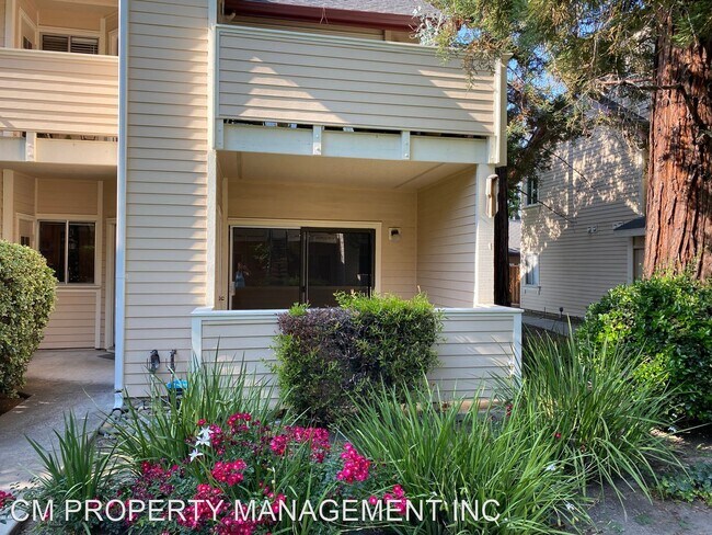 Foto del edificio - 2 br, 2 bath House - 1104 Cedar Gables Dr
