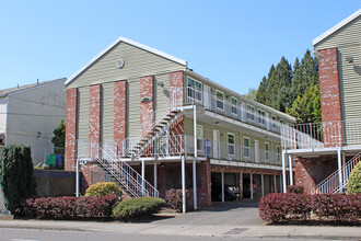 Building Photo - 3805-3805 SE Cesar Estrada Chavez Blvd
