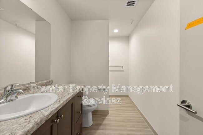 Foto del edificio - 1127 Alderson Ave