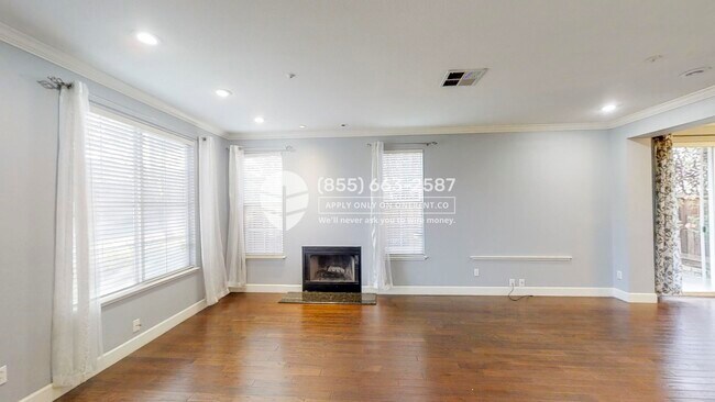 Foto del edificio - 7310 Croy Ln