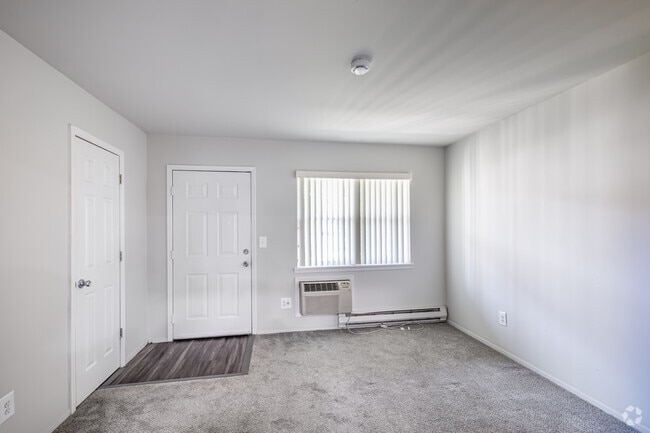 1BR, 1BA - 559SF Bedroom - Zen Long Island at Amityville 55+ Community