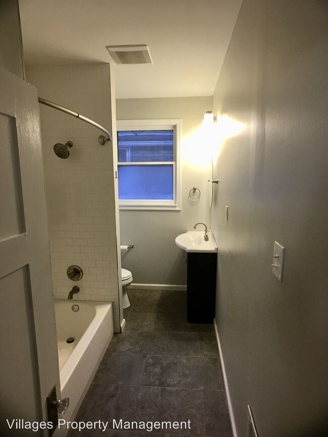 Building Photo - 1071 Van Dyke