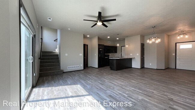 Building Photo - 3 br, 2.5 bath Apartment - Brand New Townh...