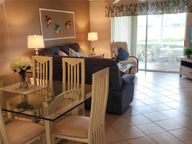 Foto del edificio - 6503 Stone River Rd