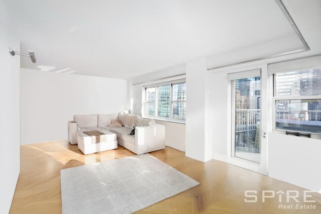 Building Photo - 2 bedroom in New York NY 10022