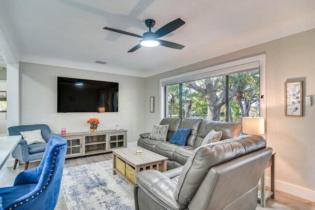 Foto del edificio - 2901 70th St N