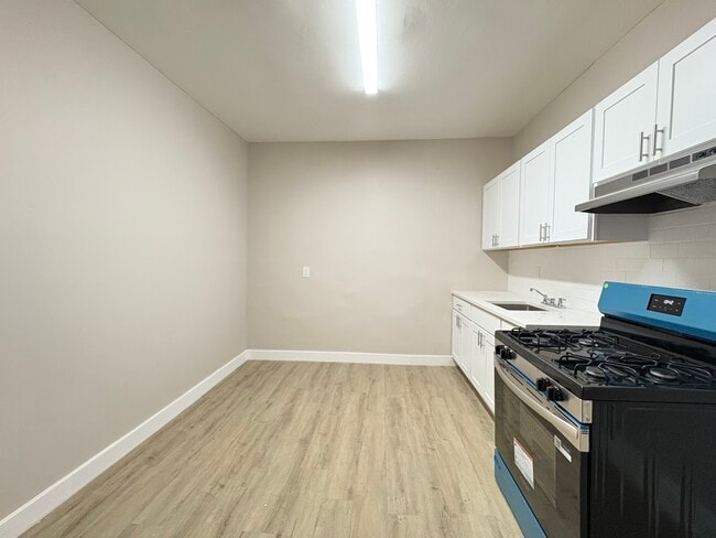 Building Photo - 6 Jordan Ave