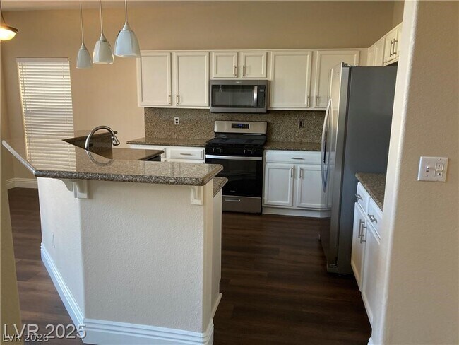 Foto del edificio - 3120 Whispering Canyon Ct