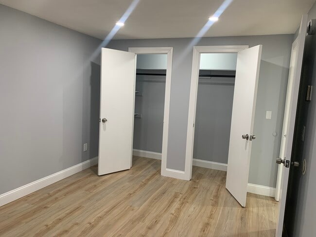 Building Photo - 368 Colonial Ave