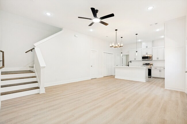 Foto del edificio - 8011 Doreen Ave