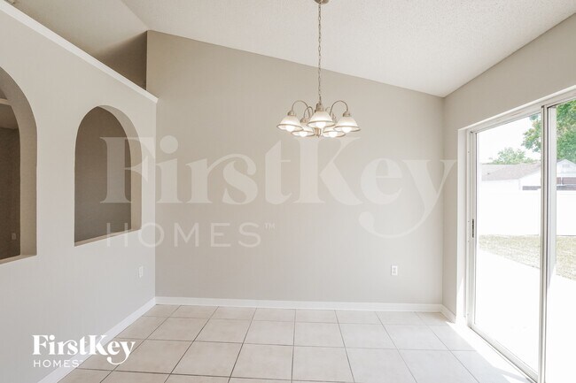 Foto del edificio - 729 Pincon Ln