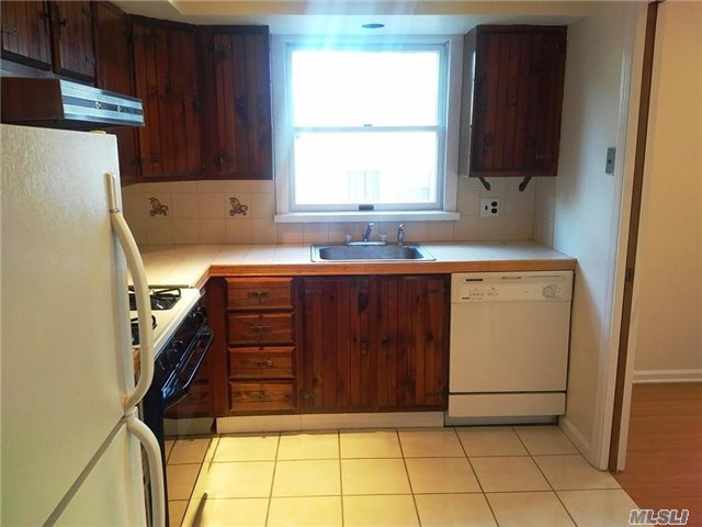 Building Photo - 27 N Bayles Ave
