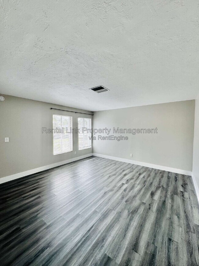 Foto del edificio - 4107 SE 18th Pl