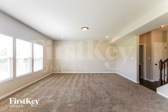 Foto del edificio - 5593 North Woodhaven Drive