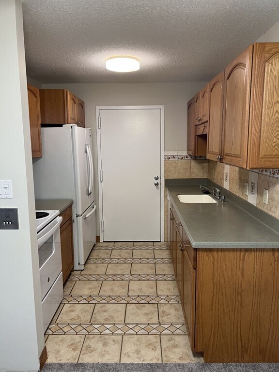 54 Village Brook Ln Unit 6, Natick, MA 01760 Condo for Rent in Natick