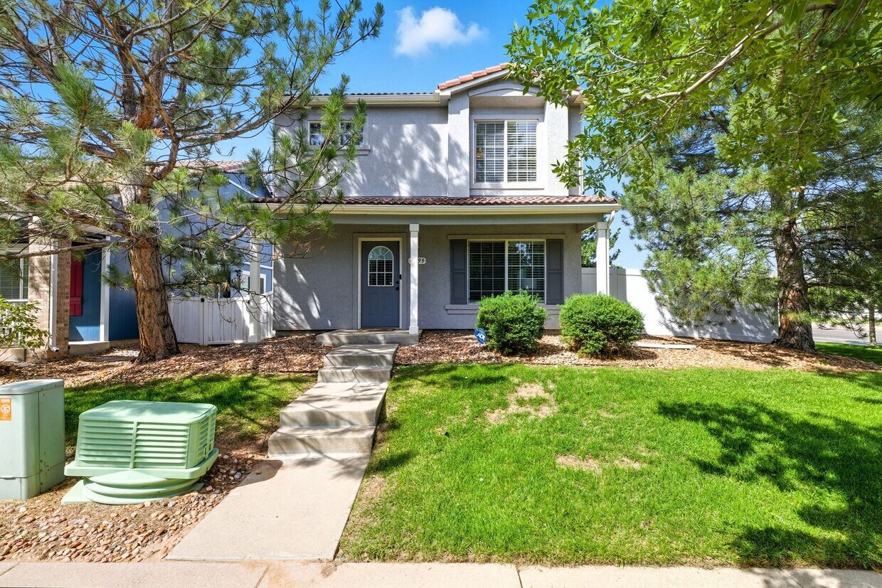 Foto principal - 3 Bed 2.5 Bath Home in Green Valley Ranch!
