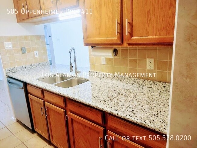 Foto del edificio - 505 Oppenheimer Dr