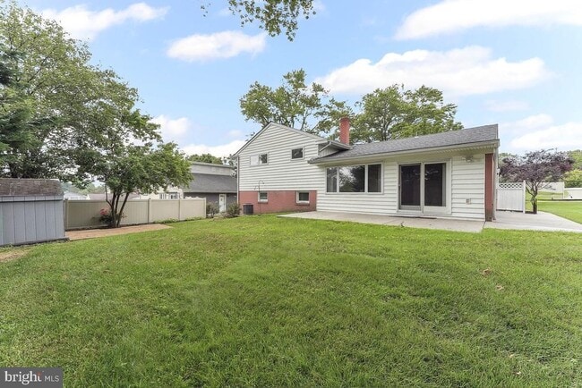 Building Photo - 439 Burns Dr