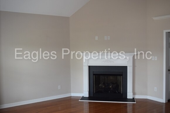 Building Photo - 105 Heron Pl
