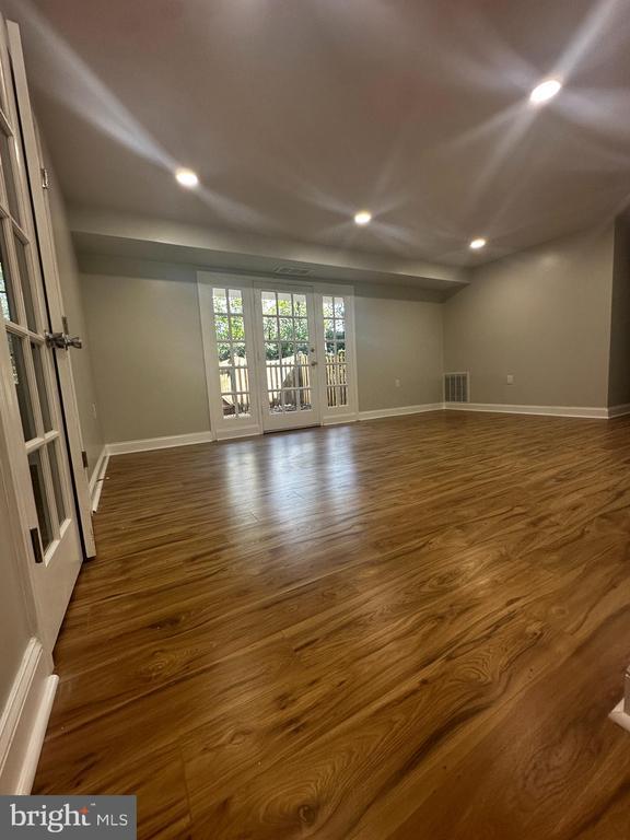 Foto del edificio - 1130 S Washington St