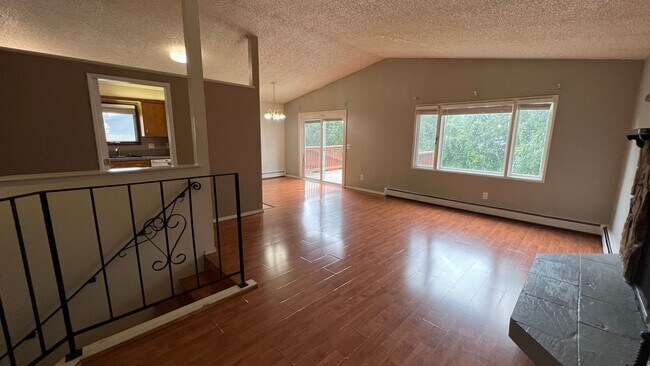 Foto del edificio - 403/405 Camelot Drive