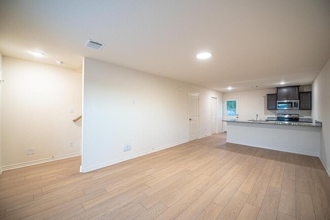 Foto del edificio - 102 E Fawn St