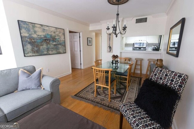 Foto del edificio - 3481 Lakeside Dr NE