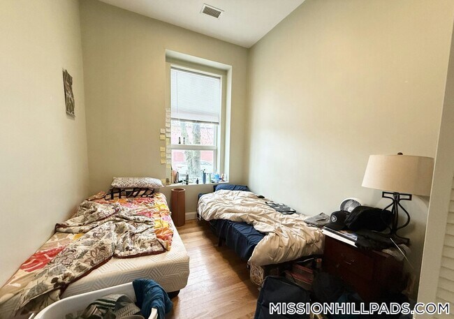Foto del edificio - 409 Dudley St