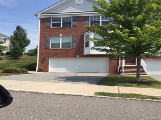 Building Photo - 402 Balsam Dr